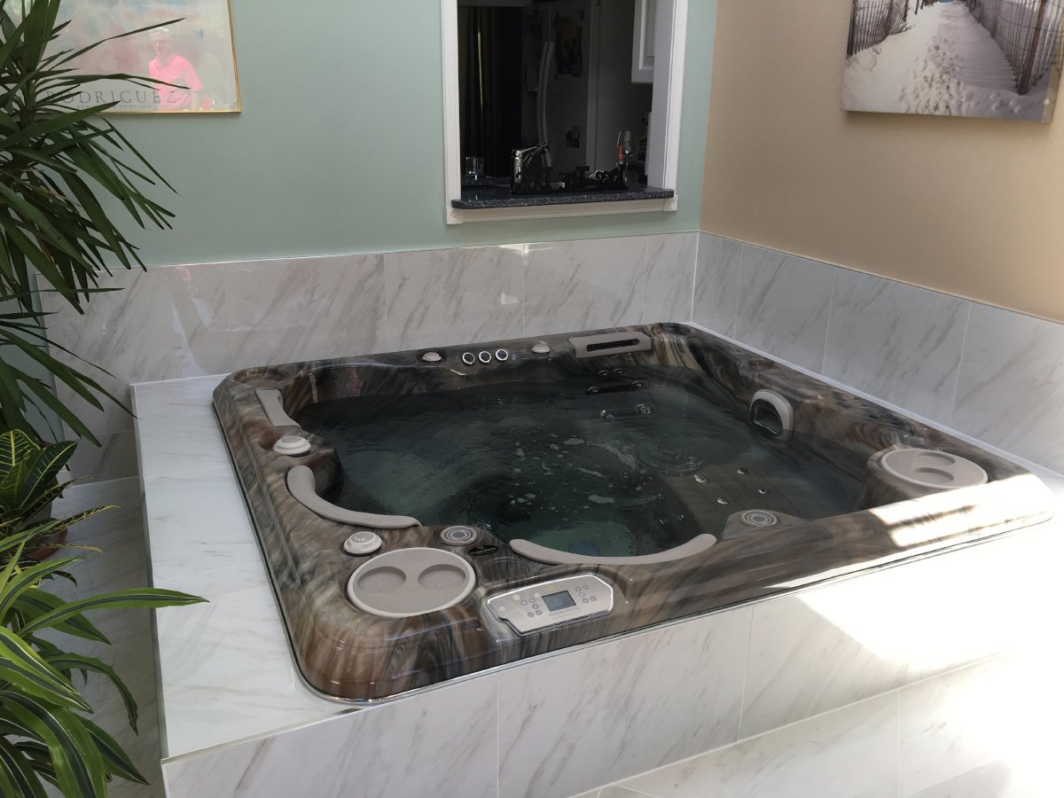 The Self-Cleaning 495 from Hydropool Hot Tubs; compact and energy efficient while still being able to comfortably fit 4 people! 

Learn more about the 495, and our other Self-Cleaning hot tubs, on our website: bit.ly/2Op0uSd

#hottub #toronto #yyz