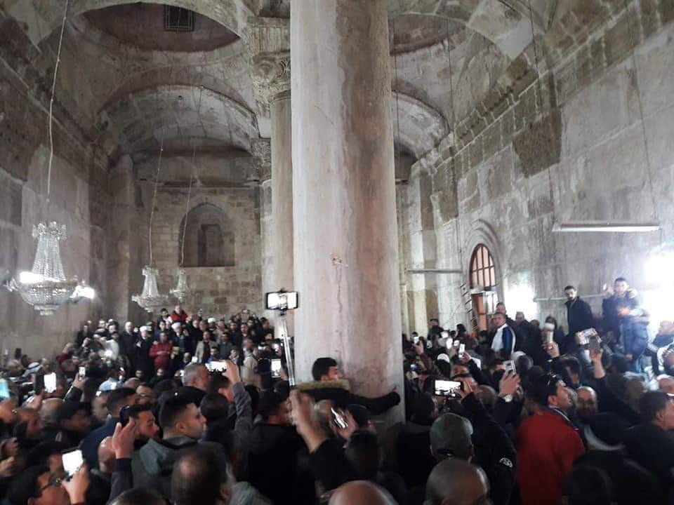 Mescid-i Aksa'da bugün ayrı bir sevinç yaşandı. 2003'ten beri İsrail tarafından ibadete kapalı tutulan Bâbu'r-Rahme Kapısı'nın iç kısmında 16 yıldan bu yana ilk kez namaz kılındı.

Rivayete göre, İmam Gazali, ünlü eseri İhya'yı buradaki bir hücrede kaleme almıştır.