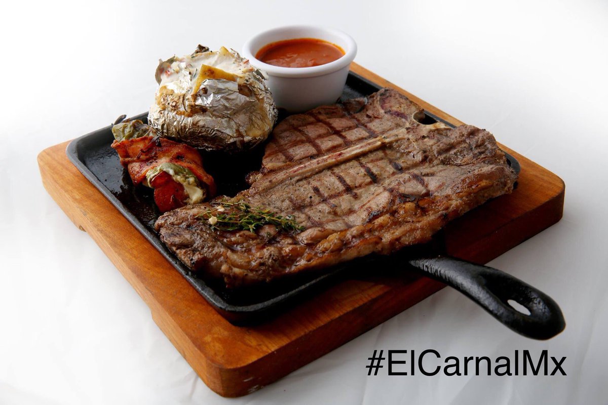 ElCarnalMx's tweet photo. Consultamos una bola de cristal 🔮 y predijo que hoy te pasarán cosas espectaculares. Ven a descubrir nuestras promociones.📸T-Bone #FelizViernesATodos #ElCarnalMx #BuenViernes #comidaMexicana #FelizFinDe #AVecesPienso #fridayfeeling #400gr #cortes https://t.co/SscH4wLHkZ