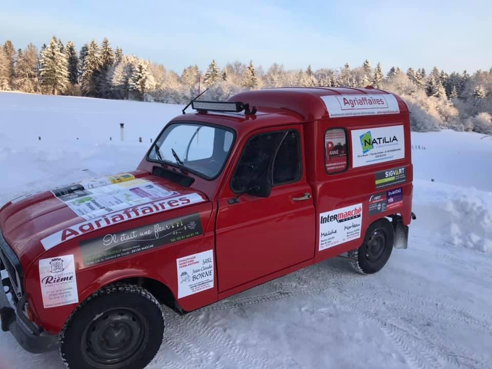 Ça y est! L'heure du départ du #4LTrophy a sonné pour l'équipage des #Gnolus ! C'est le début d'un périple de 6000 km entre la France et le Maroc. Souhaitez-leur bonne chance! <a href="/4L_Trophy/">4L Trophy Officiel</a>