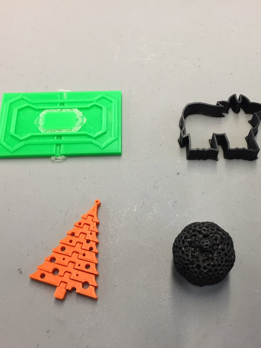 Willow Landing GLS students learning about computer design and 3D printing! @eSSTteam <a href="/WillowLandingES/">Willow Landing</a> <a href="/BPL_inthecity/">Barrie Public Library</a>