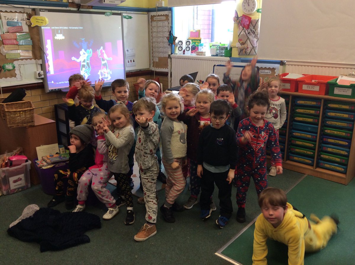 gladstonebarry's tweet photo. Reception have loved our pyjama party today! #PJsrock #popcorn #nailbar https://t.co/eCbdCkdswz