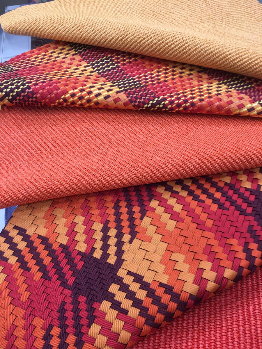 tabruspa's tweet photo. #lastday #lineapelle96 Intrecciati di gross -grain a disegno #madras e #tartan in più colori #springsummer20 #fabrics #textiles #fashion #gogreen #TaBru @lineapellefair @FieraMilanoSpa https://t.co/R9ikRRR6Jm