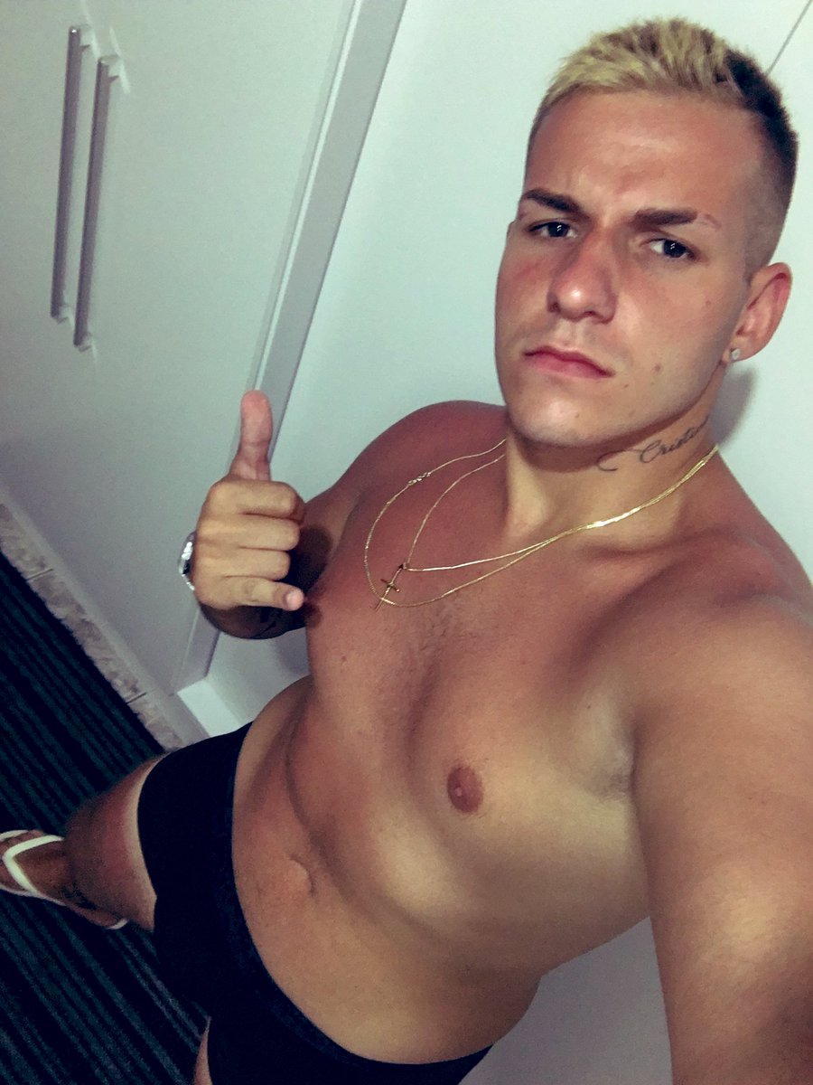 caiotabelini1's tweet photo. @BoysFamosos @hotboys @olhonasbananas @sobooys

👅😈 https://t.co/hCG08zwtJj