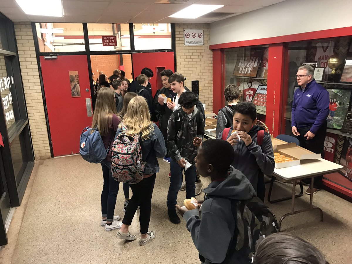 webbmurphy's tweet photo. Huge thanks to Jaren Lewis & Hayden Farquhar from @ACU_MBB for coming to Mann FCA today! #mannfalcons #acuwildcats #bigcountryfca @mann_girls @abilenemannboy1 @BigCountryFCA https://t.co/frTKbgHeL6