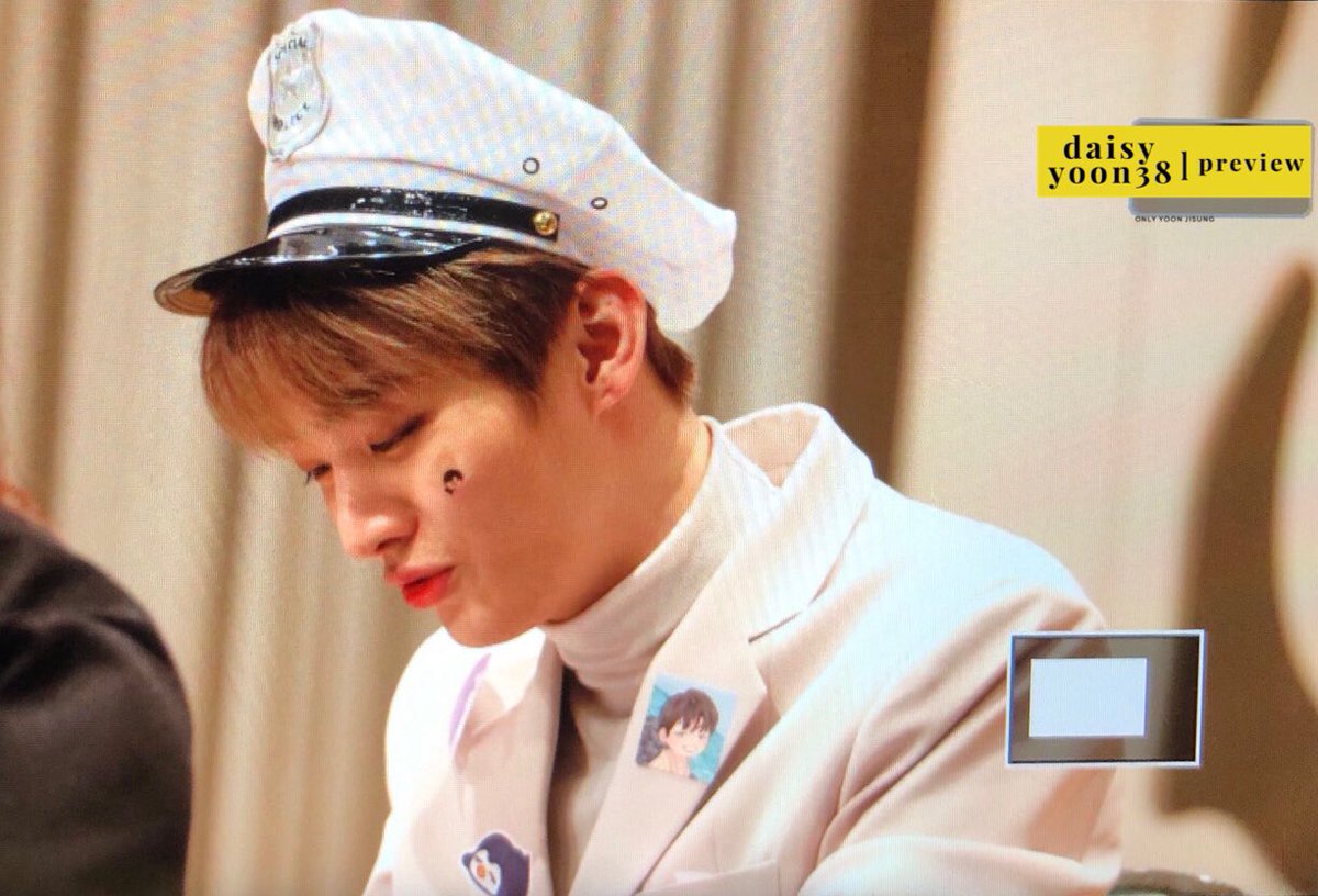 DaisyYoon38's tweet photo. 190222 예판팬싸 프리뷰 

윤잘생 ㅎㅎㅎ 

#윤지성 #Yoonjisung #방백 #Aside https://t.co/bg7iz9mPWy