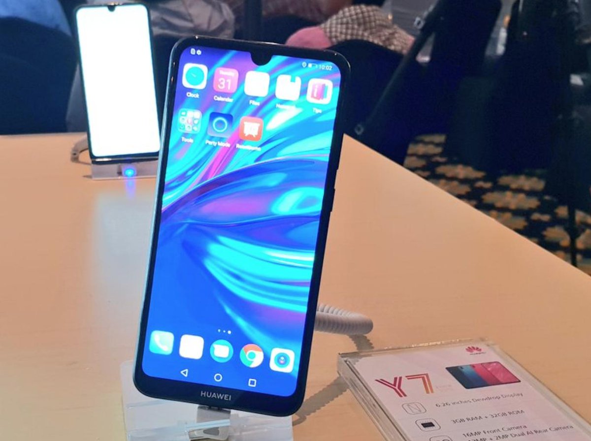 iam_bett's tweet photo. You can get #HuaweiY7 for 18k at any Safaricom shop countrywide and comes with 2GB free data #Y7DewDrop #Y7Prime2019 https://t.co/4eXgEk2jFw