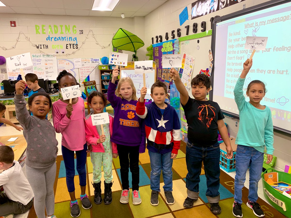 pennyspeacocks's tweet photo. We have a peaceful protest going on in our room this morning as a part of our Famous Americans Unit. What would your message be? #scholasticnews #bethechange https://t.co/G1QsZBPGxo