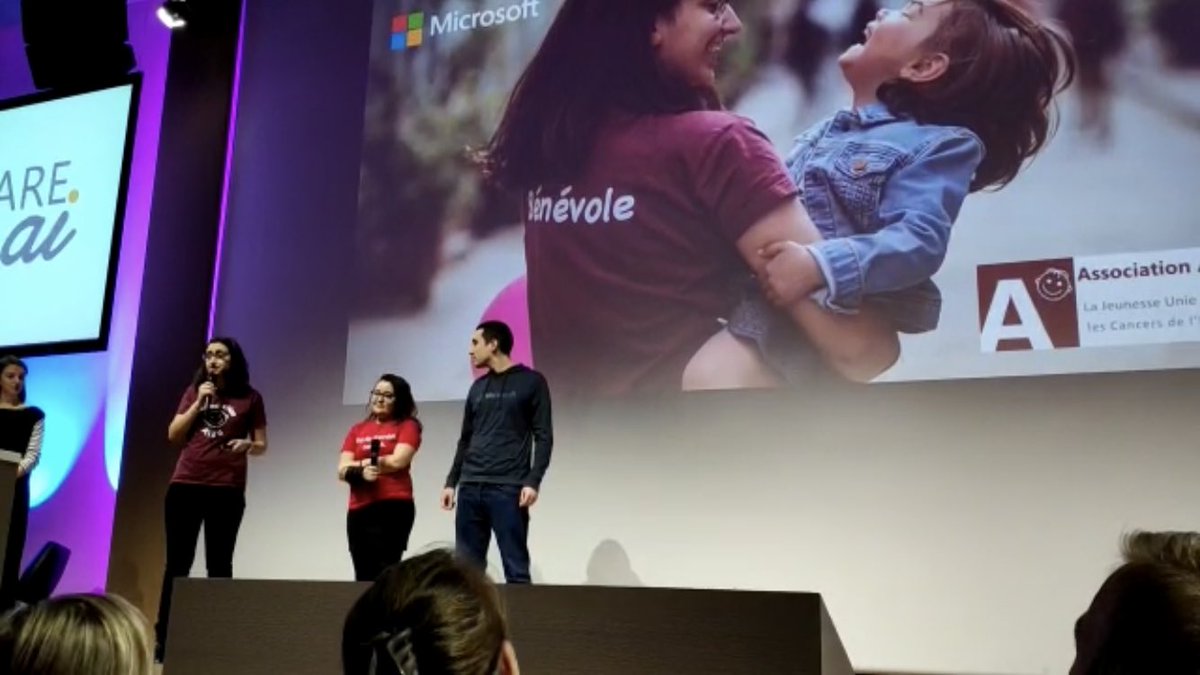 LeaMoukanas's tweet image. En direct de #ShareAI avec @microsoftfrance ! Merci à la super team : @rabuelata, @APrSpPro, @myriamdeMSFT, @Cha_a_paris, Sara, Justine, Pierre, Carole, Guillaume, Helena et tous les autres 🎉🔥 #ShareAI #ShareLove @assosaida