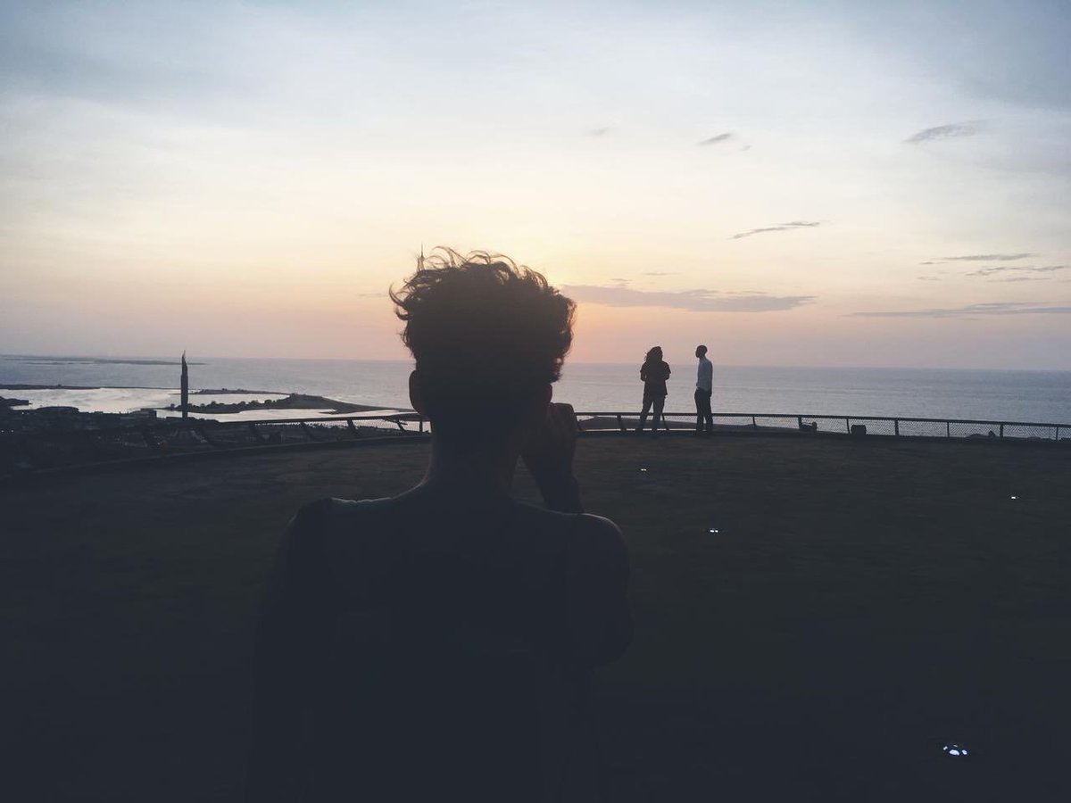 _geracao80's tweet photo. || Making of || Recentemente visitamos um lugar com uma vista especial ☀️, para um projecto novo || 📸: @_fradique_ || #g80 #geracao80 #luanda #angola #africanproduction #filmmaking #filmphotography #filmmaker #sunrise #production #productionstudio #africa #africanfilmmakers https://t.co/fjDuiy4NAi