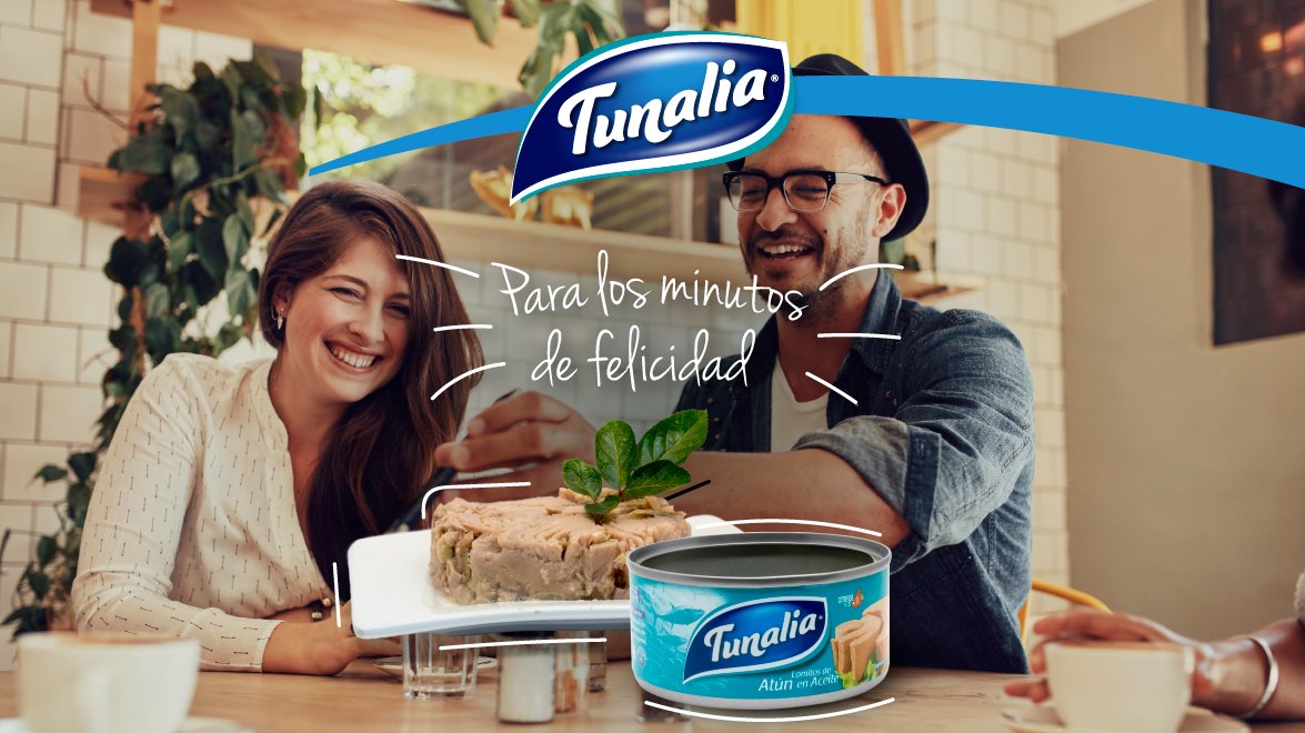 TunaliaEc's tweet photo. Compartir con tus amigos de un delicioso sándwich hecho con Tunalia es lo que te hace feliz. 🐟😁#PrácticamenteTeHaceFeliz. https://t.co/CoBTByyG3m