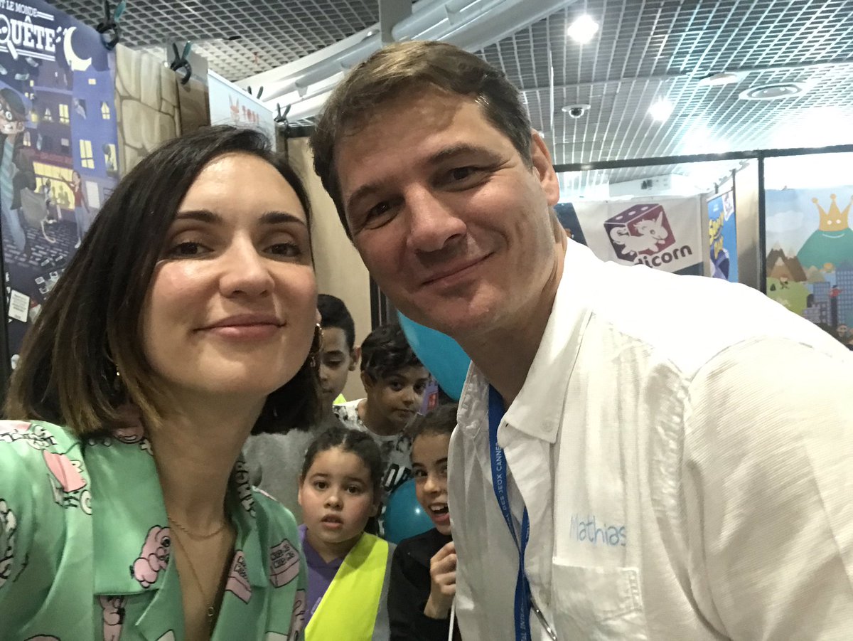 MathiasLunii's tweet photo. @luniimaginaire dit bonjour @Nato_o au #FIJ2019 #Cannes https://t.co/R4UxG9VMNi