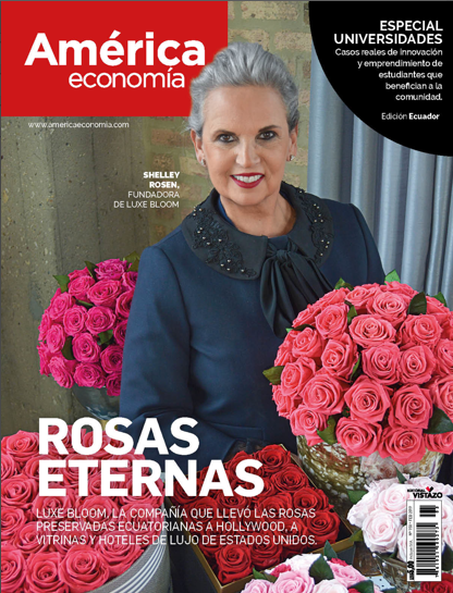Luxebloomroses's tweet photo. We are changing the way people buy flowers. Proud to be the feature story in @americaeconec on the transformative floral innovation from Ecuador.
#luxebloom #luxebloomroses #lastingluxury #lastingbeauty #roses #chicago #ecuador https://t.co/QhP4VzDfFh