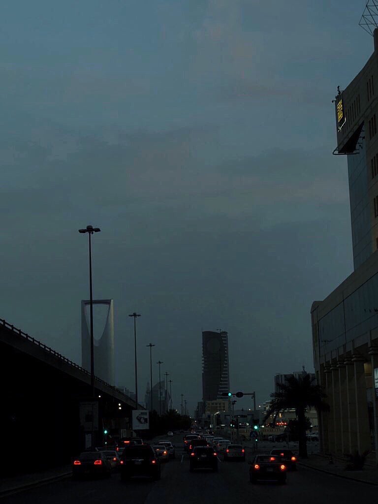 الرياض الساعه ٥:٥٥ مساءً