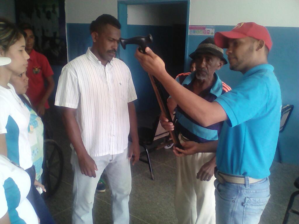kervinreina's tweet photo. #AlMomemto @MisionDrJGH y @SomosVGuarico Entregan Ayuda Técnica  #Ortiz Gracias a @NicolasMaduro #CarnetDeLaPatria https://t.co/rhr0iAuo0K