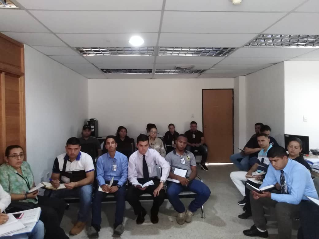 Cicpc0078's tweet image. #22FEB | @Cicpc0078 Gerentes de la Sub Delegación La Fría realizan conversatorio con el personal adscrito a este despacho. #CICPC