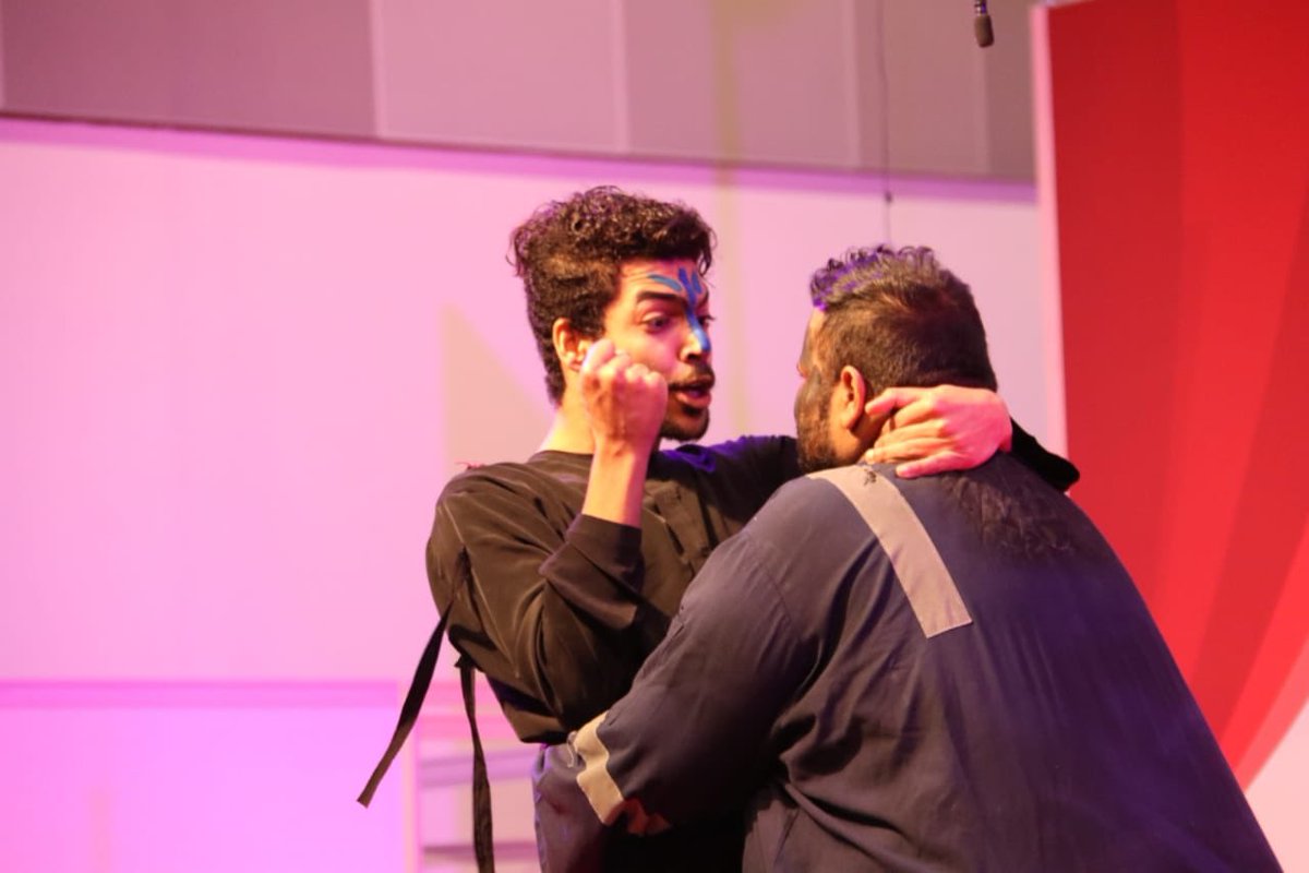 ⭕️ قدمت #فرقة الرستاق_المسرحية مساء أمس الخميس ( 21 فبراير 2019م ) مسرحية الأطفال #فزاعة ضمن فعاليات #معرض_مسقط_الدولي_للكتاب في دورته الرابعة والعشرين ( 21 فبراير - 3 مارس 2019م ) الذي يقام بمركز عمان للمؤتمرات والمعارض ، وذلك على مسرح الطفل.