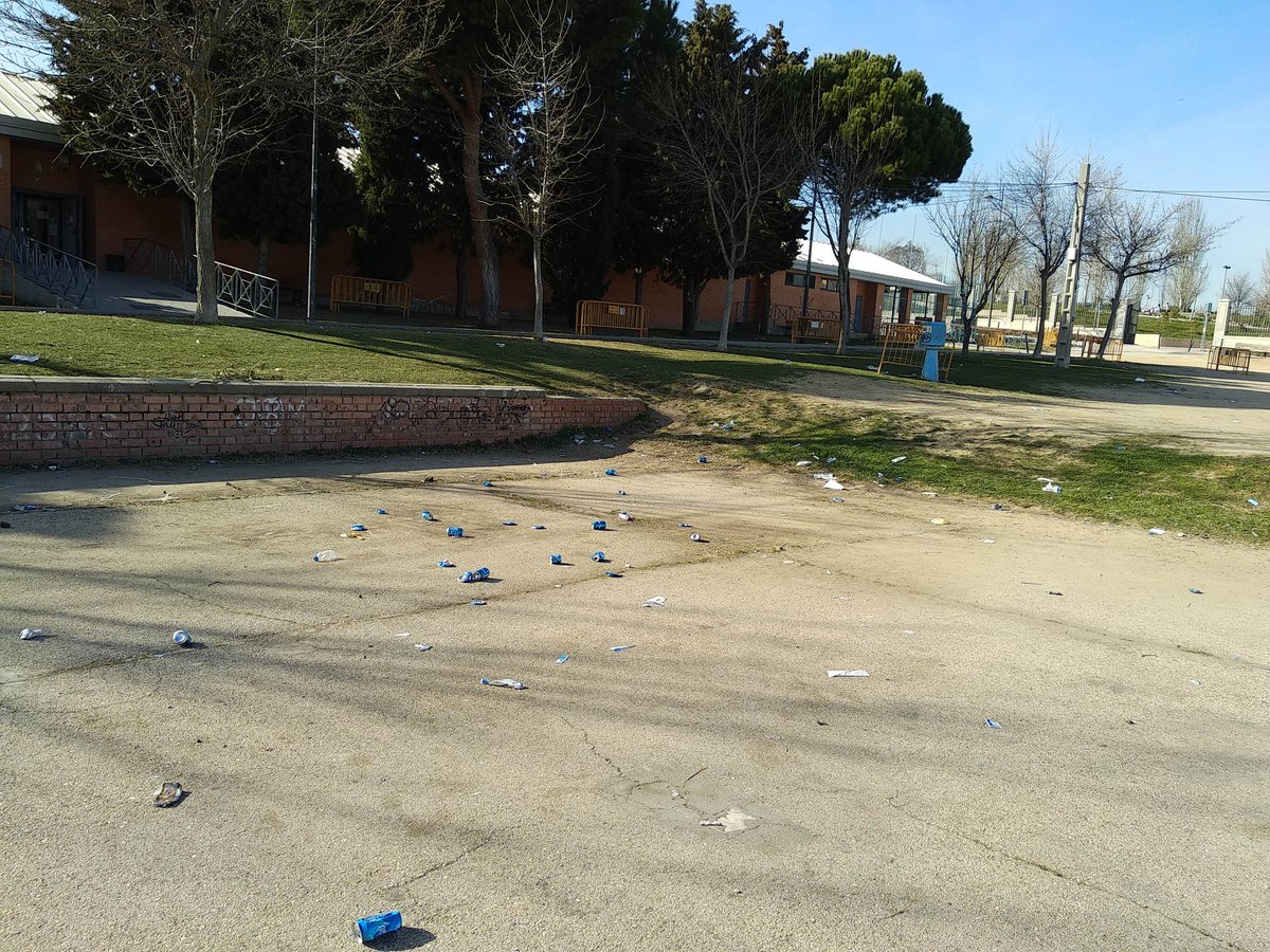 colomail's tweet image. Me alegra saber que fomentan el deporte en Getafe.
¿Pero fomentan la educación en la limpieza?
Gracias
@sara_heba @PsoeGetafe @PodemosGetafe @AhoraGetafe @LymaRedsocial @PoliciadeGetafe