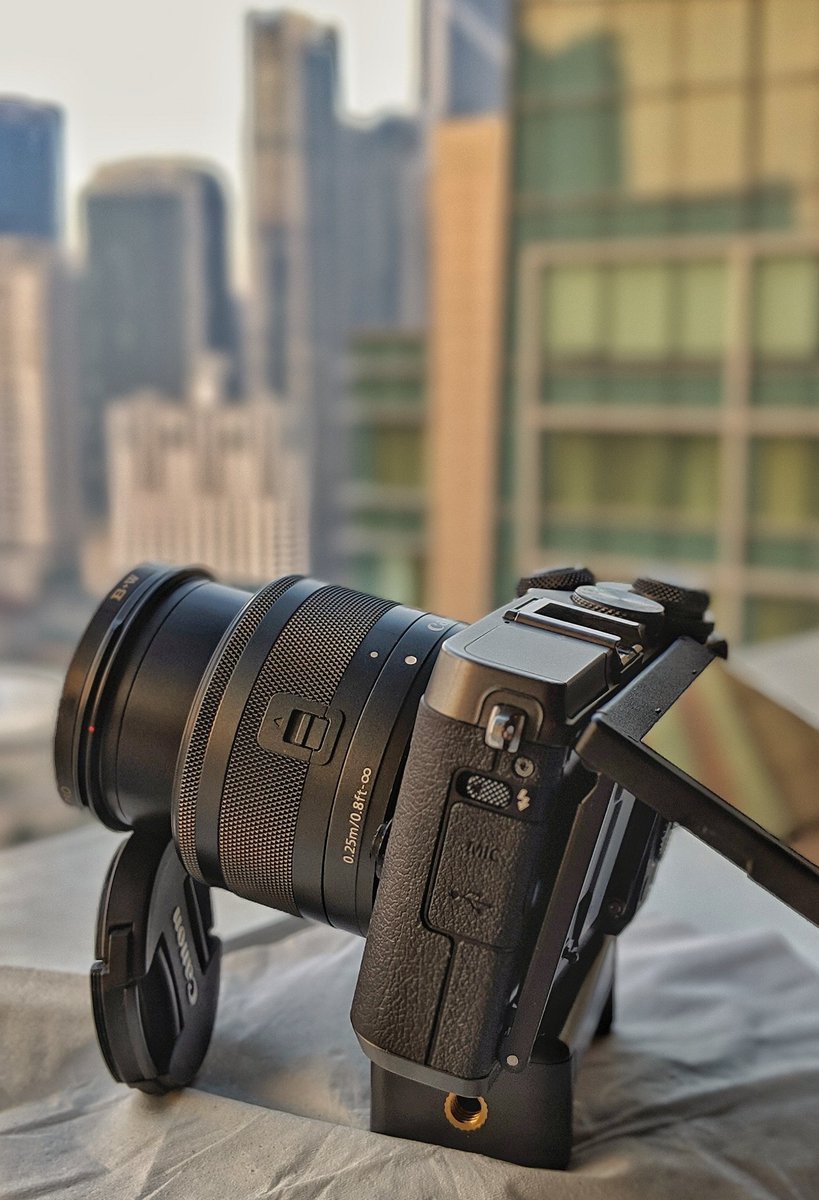 CalvinSeah's tweet photo. When your tripod just doesn't work out the way you want. 🙄

#CanonM6 #Canon #Travel https://t.co/uZe1ZmpI89