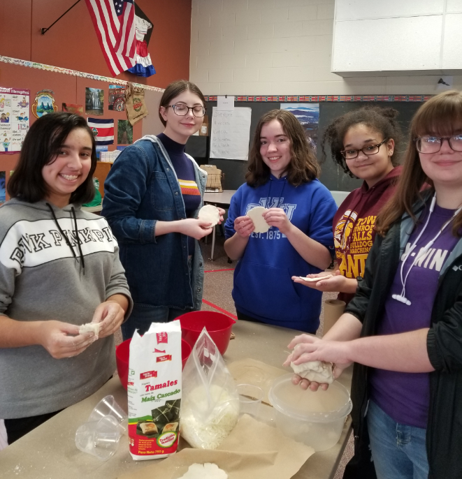 SMFSchools's tweet photo. Check out these great photos sent into us of our Spanish Club students at SMFHS as they learned how to make "Pupusas", a traditional dish from El Salvador. SMF is always proud to celebrate the cultural diversity of our students! #SpanishClub #SendInYourPics - photos@smfcsd.org https://t.co/TNBFgwPOnx