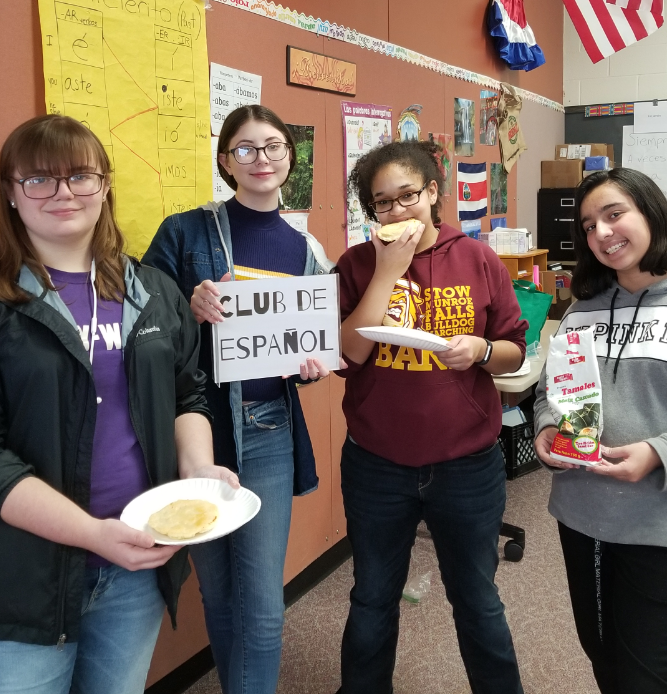 SMFSchools's tweet photo. Check out these great photos sent into us of our Spanish Club students at SMFHS as they learned how to make "Pupusas", a traditional dish from El Salvador. SMF is always proud to celebrate the cultural diversity of our students! #SpanishClub #SendInYourPics - photos@smfcsd.org https://t.co/TNBFgwPOnx