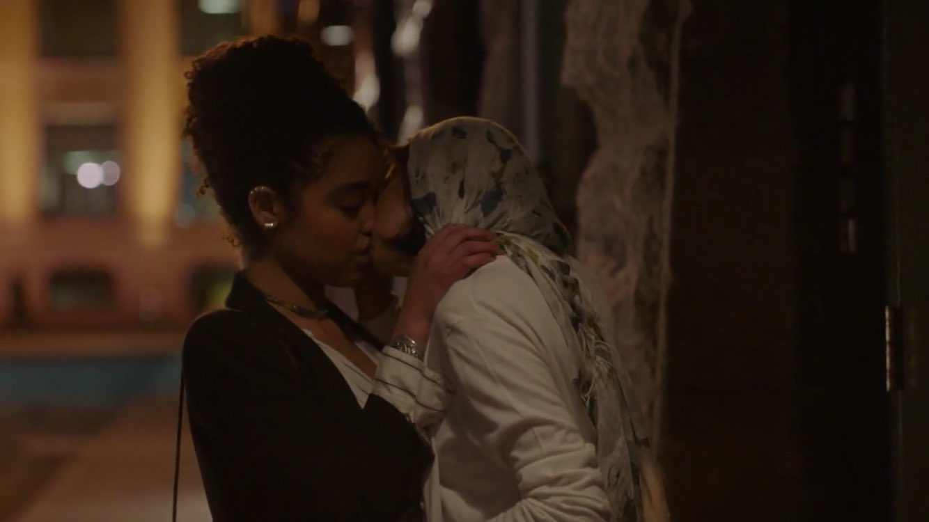 воскреsающая Twitterissä 