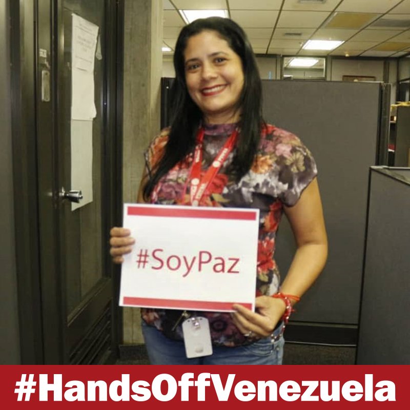 PDVSA's tweet photo. 🇻🇪Petroleros alzan la bandera de la dignidad y con orgullo respaldan el llamado del Pdte. @NicolasMaduro de respeto y defensa a nuestra Independencia y Soberanía. 
@MQuevedoF 

#HandsOffVenezuela 
#ConciertoPorLaPazYLaVida https://t.co/ordd5PlN78
