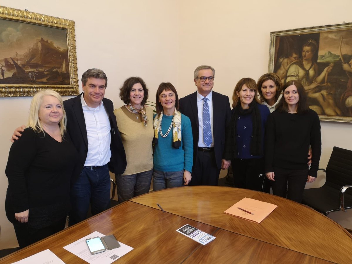 Umberto Eco diceva “Chi non legge, a 70 anni avrà vissuto una sola vita: la propria.” In Italia si legge poco, troppo poco. Il lavoro di associazioni ed eventi culturali come #Letteraria, che coinvolge i giovani lettori, è fondamento di una Città che vive di #Cultura