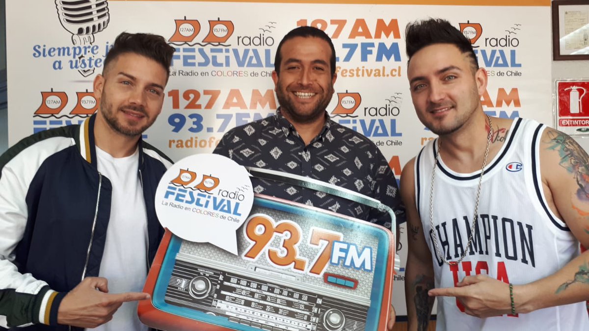 radio_festival's tweet photo. En los estudios de #RadioFestival estuvo junto al periodista @jotabatlle los representantes de #Cuba para la Competencia Internacional de #Vina2019 #BoniKelly https://t.co/mecabHRvkK