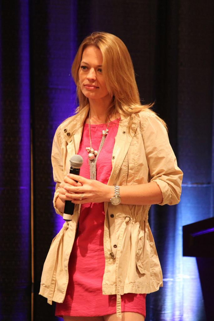 Happy Birthday Jeri Ryan 