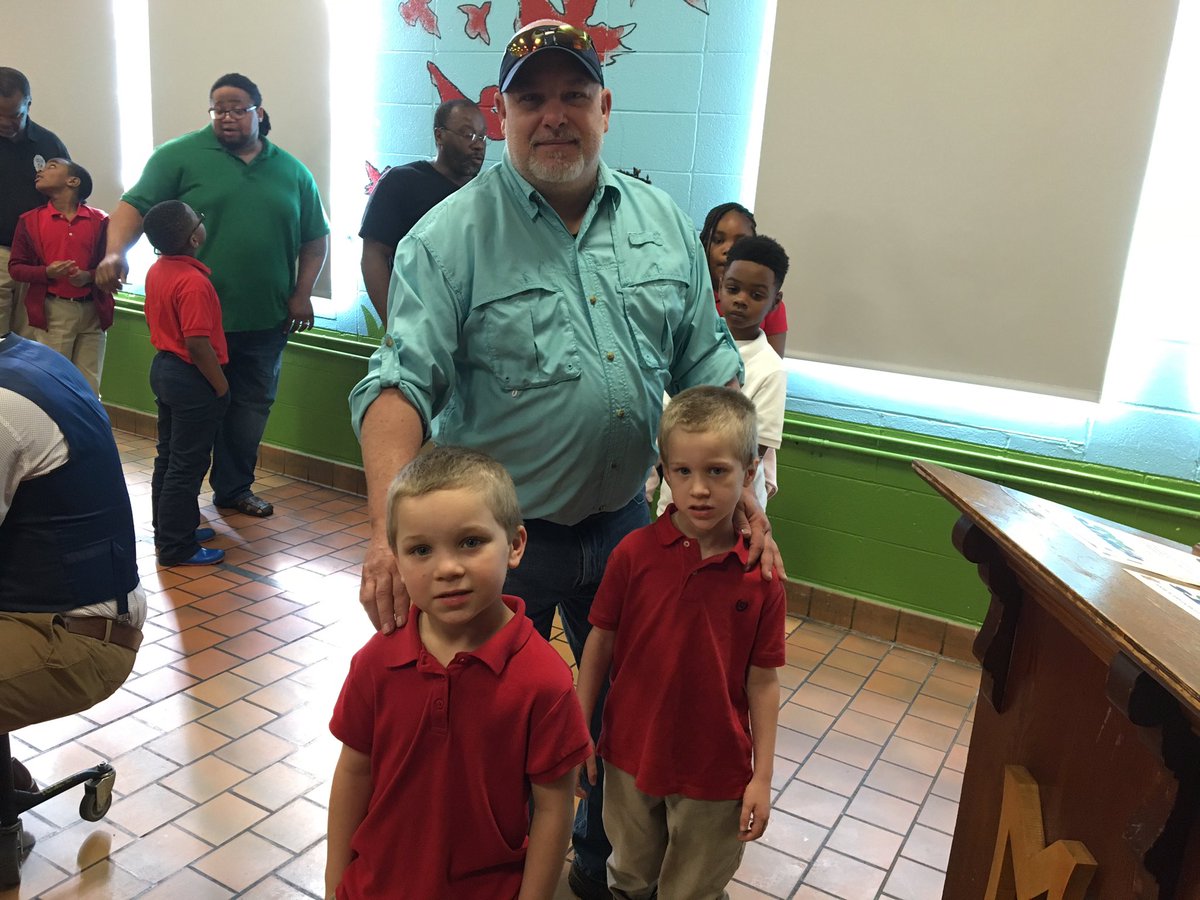 SelmaSchools's tweet photo. Great turnout from Dads for Donuts with Dad at Meadowview Elementary #TeamSelma #studentsfirst #TeamMeadowview https://t.co/aAbKTJC1q1