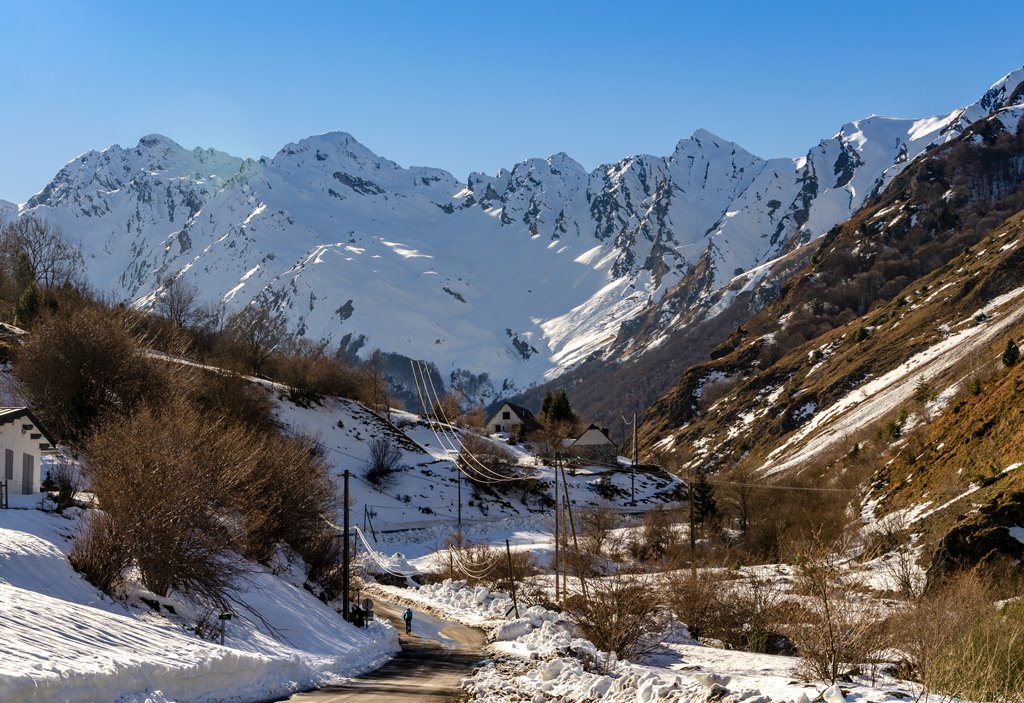 CyclingLodge's tweet photo. Hello weekend...hello hills! Have a great weekend folks 🚵♀️🚵♂️👍
#leweekend #cycling #hautespyrenees #whereiride #aatr #wintercycling #cyclists #cyclinglife #beautifulplaces #visitpyrenees #frenchpyrenees #destinationpyrenees https://t.co/HXgYmPzeuW