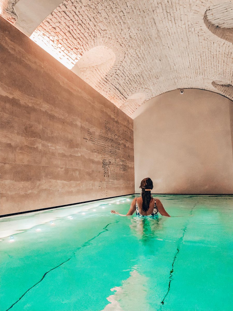 FSMilan's tweet image. Our post-show ritual during Milan Fashion Week? A signature treatment and a swim in our pool... Yes, it's time to turn your relax to a glamorous level! #FourSeasons #FSSpa #FSMilan 📷: @voyage_provocateur