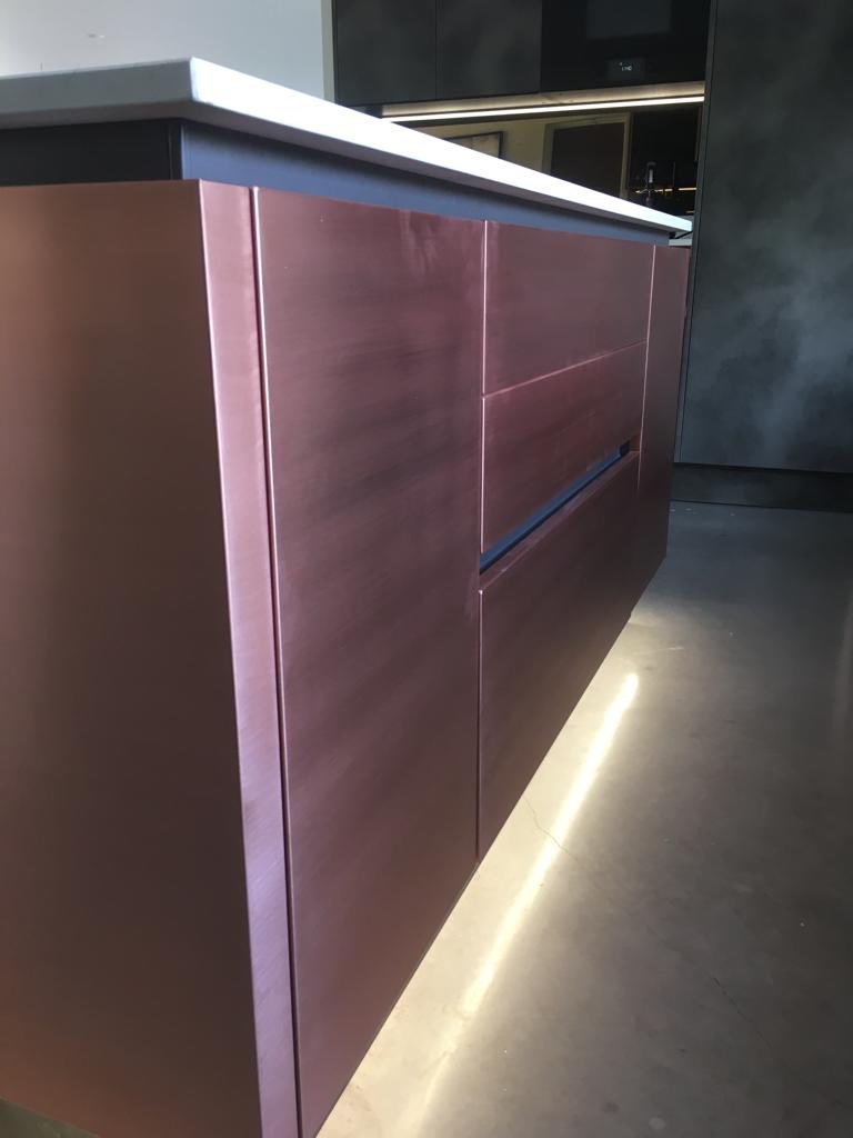 mpmengineering's tweet photo. Revisiting a job today that we completed last year, and boy are we glad we did because this #copper clad #island #worktop still looks fantastic 👌🏼a really nice compliment to these #concrete #effect #kitchen #cabinet #doors #kitchendesign #kitchenisland #design #copperworktops https://t.co/1MSty4p0gL