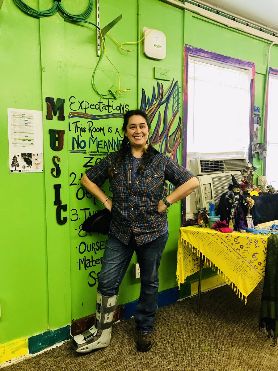 SuttonES_HISD's tweet photo. Congratulations to our Superb, Dynamic, Committed, Super Star 2018-2019 Teacher of the Year Ms. Schiska!!! โญ๏ธโญ๏ธโญ๏ธ We appreciate all you do for our Scholars!!! ๐๐ผ๐๐ผ๐๐ผ@SuttonMUSIC_MBC #SchiskaRocks #FineArtsRock #SuttonRocks https://t.co/6MAenhsJD9