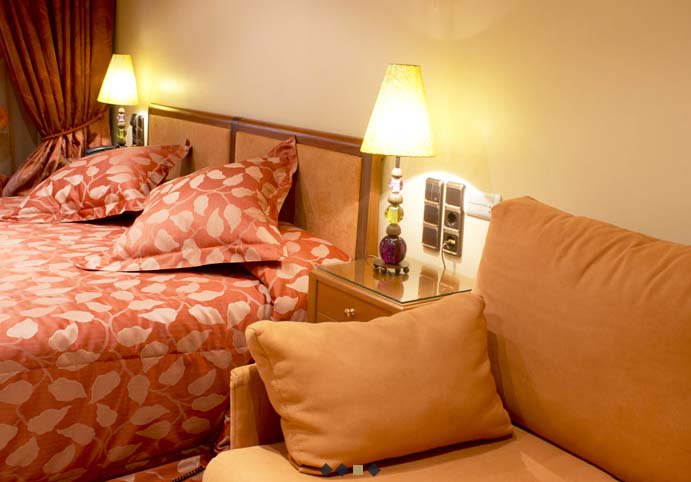 Si quieres visitarnos en familia a #ACasaCanut, te ofrecemos como #novedad las habitaciones 'Class plus', que cuentan con salón y dos baños. ¡Te esperamos! 🛋🛁 
#hotelacasacanut #classplus #casacanut #hotel #canutandorra #luxury #rooms #habitacions #5starshotel #visitandorra 👇