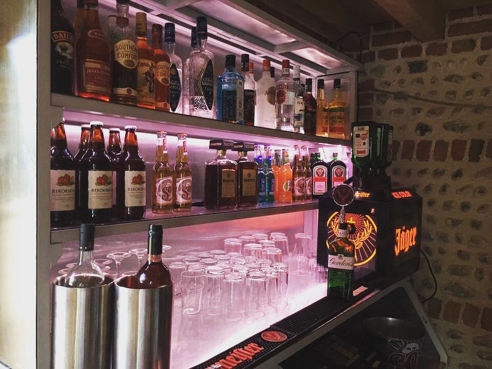 Friday Feeling! The weekend has finally arrived and we’re stocking up for a great weekend! 

To have our Inflatable Pub on a weekend, DM us or give us a call on 01273 917778! #events #brighton #eastbourne #sussex #fridayfeeling #eventprofs #corporatefunction
