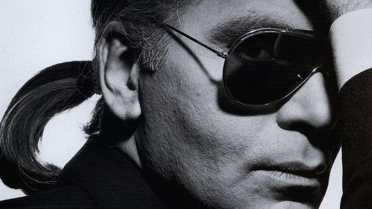 My brilliant friend: Anna Wintour remembers Karl Lagerfeld. vogue.cm/oeAKCA3