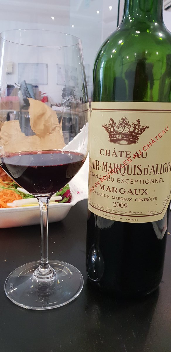 There is no way to send an offer out without tasting the wine. Here is our philosophy!  Winemaking in Bordeaux as it was done 50 years ago, absolutely fascinating #Bordeaux #winetasting