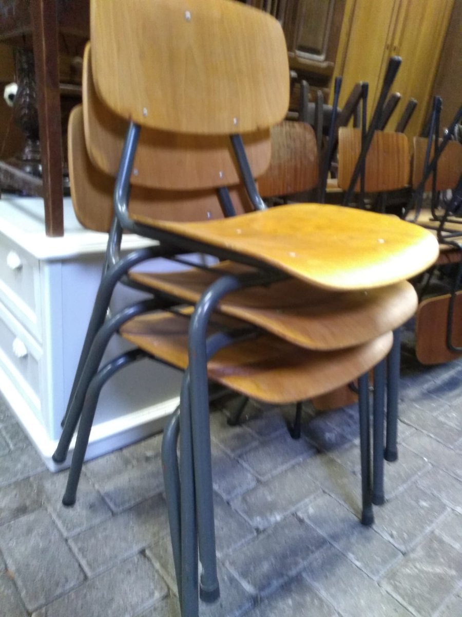 Zaterdag 23 februari is er weer schuurverkoop vd #ROMMELMARKT. 
Langezuiderwg 112 in #Voorthuizen 
Van 9 tot 12 uur. 
WELKOM!