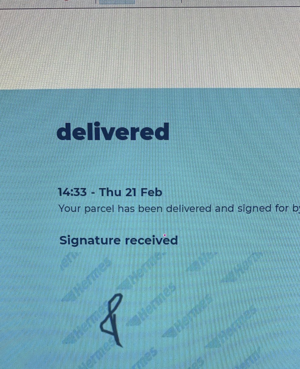 sethilalit's tweet image. @Hermesparcels Tracking said delivered/signed for and apparently this is my sig - not even close... #parcelmissing #myhermes #parcelpeople #ukdelivery #mistake #learning #fake