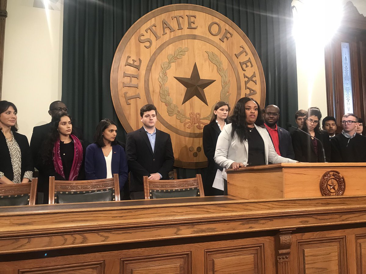 DeedsActionFund's tweet photo. Excited to be at the #TXLege today to support #hb375 which would allow on-campus polling places for students! Thank you, Rep. @GinaForAustin for filing this bill and advocating for our voices! https://t.co/1r12OcgT4G