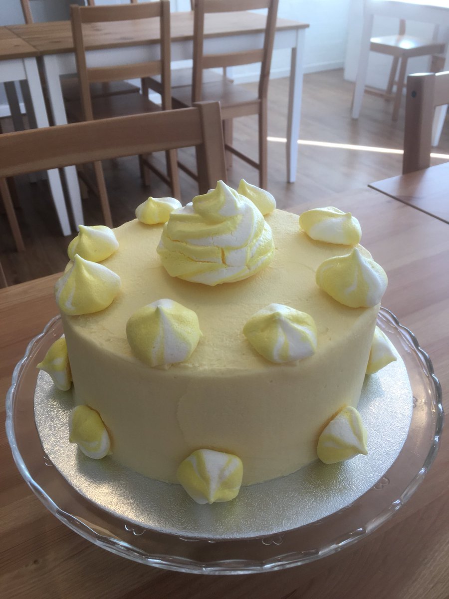hooperhoward2's tweet photo. Vegan lemon drizzle cake with home made meringue #vegan #mmmmm #mmmmmm #nom #feelgoodfood #veganfood #strawberry #buzzfeed #cakeporm #vegan #vegansofig #vegancannock #veganstaffordshire #vegansofinsta #vgang #veganuk #plantbased #crueltyfree #meatfree #whatveganseat #cheflife https://t.co/EFEN83TZpu