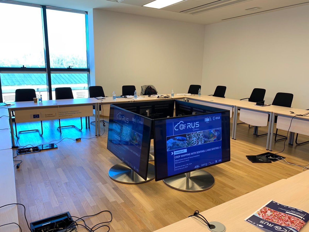 RUS_Copernicus's tweet photo. Another huge thank you to everyone who participated to our RUS Cloud Computing training here at the European Commission #JointResearchCenter 🇪🇺

Thank you to the trainers, attendees and organizers who made it a great success! 😊 https://t.co/Fia0PGBbVZ