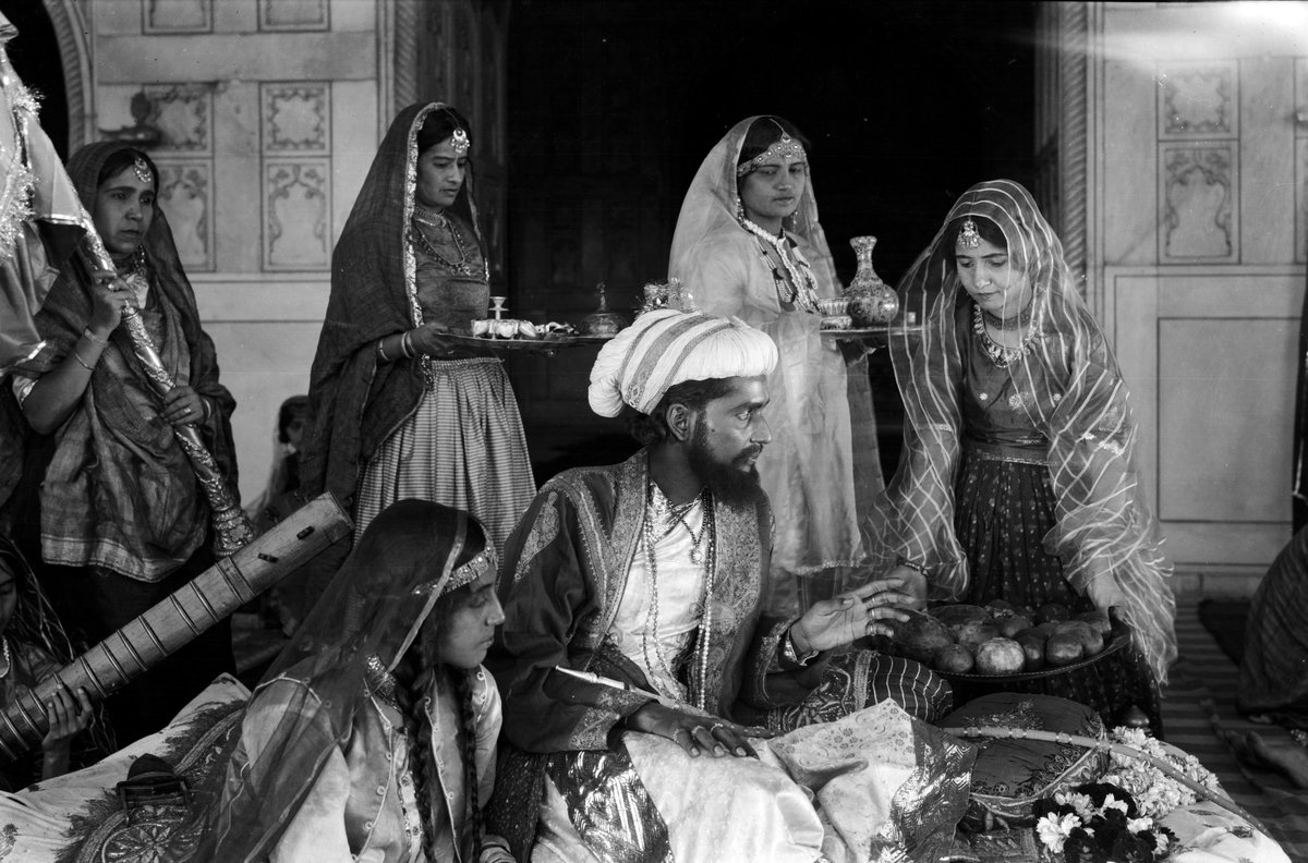 lavinamelwani's tweet photo. Sometimes past and present connect in New York! My weekly column in @CNBCTV18News  is about 'Shiraz' - India's silent movie masterpiece - and the unlikely backstory on its New York connections. @indiacenterus  #india
https://t.co/JJZsfJH5Lc https://t.co/fdZq8QqHyQ