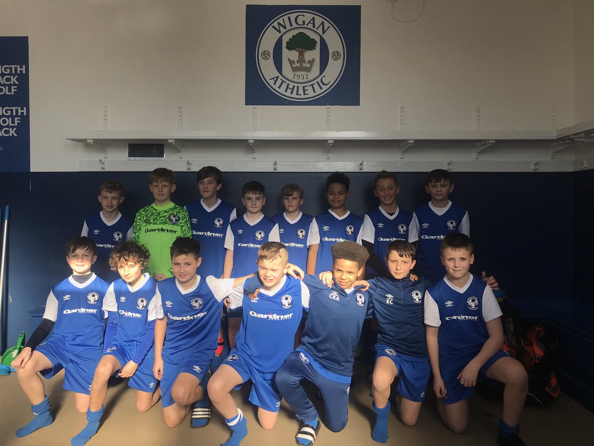 RhysHewitt5's tweet photo. These @airbusacademy boys put on a great showing down at @LaticsOfficial Academy this afternoon - missing out narrowly on the results. Mega proud of their efforts against very good opposition! https://t.co/eBxAGiZK9M