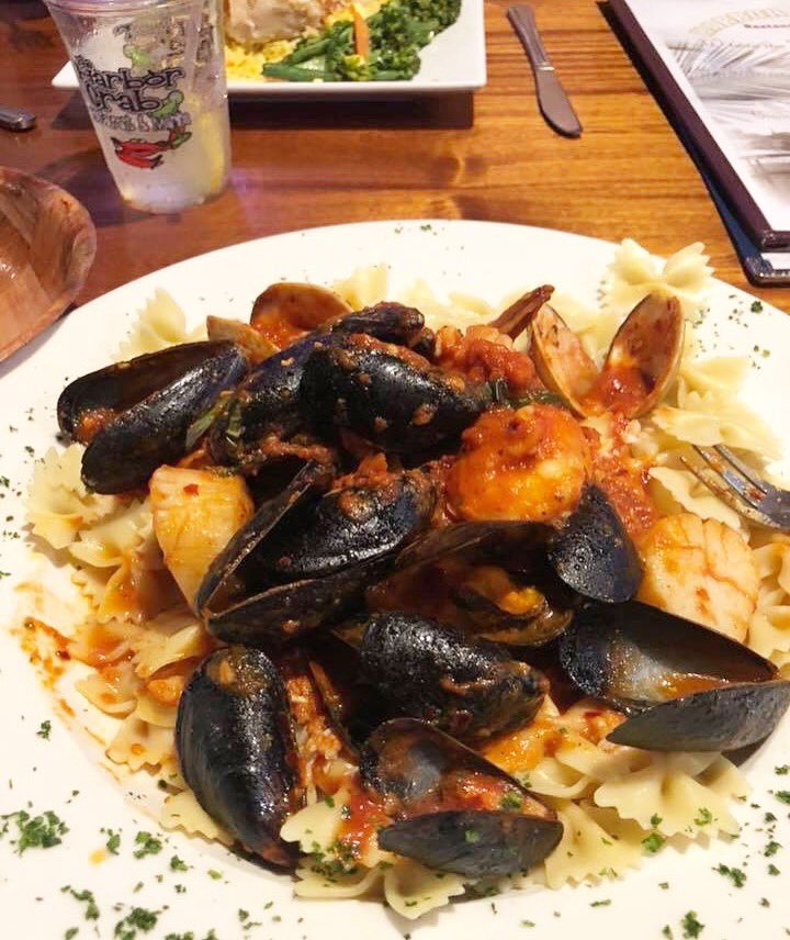 HarborCrabCo's tweet photo. It's Friday Food! But before have Friday Happy Hour 4 pm to 7 pm with half price drinks and after Friday Tunes with Runnin' Loose playing live at 7:30 pm 📸 #JosephONeill 🦀🦀#FridayDinner #HarborCrab #Patchogue #PatchogueSeafood #ItsFriday #RunninLoose https://t.co/ogldkrMM17