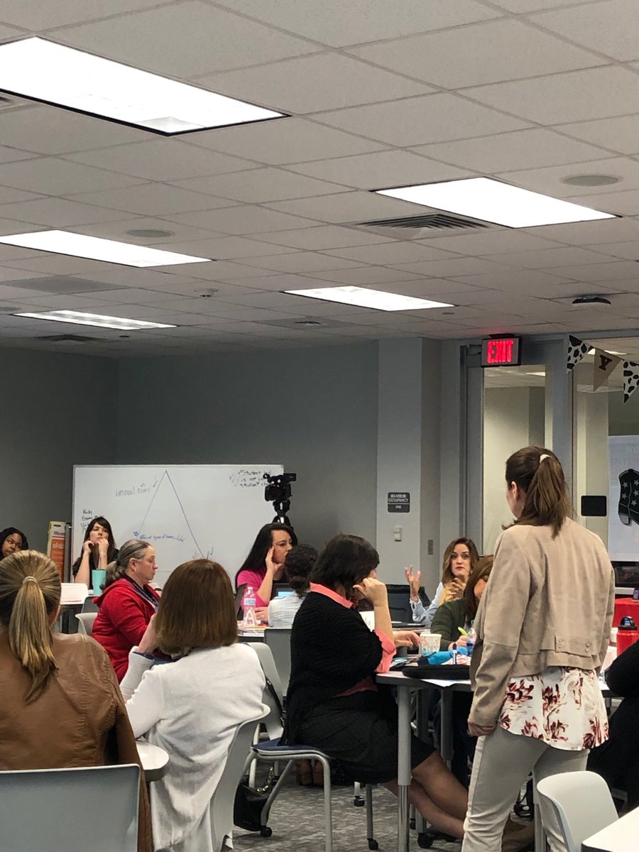 StephCoronado00's tweet photo. Learning about personalization with @Marie Alcock. Are we preparing kids for 2022 or 1992? @HumbleISD_PL https://t.co/30dKaEaPGQ