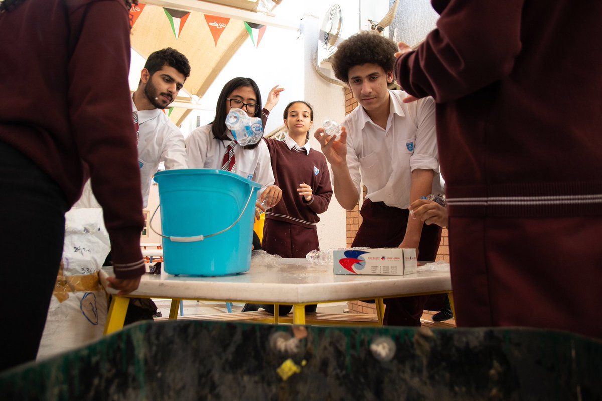 ecotude's tweet photo. Thank you to our hard workers from the Environmental Club! https://t.co/XzMVTDfjdG