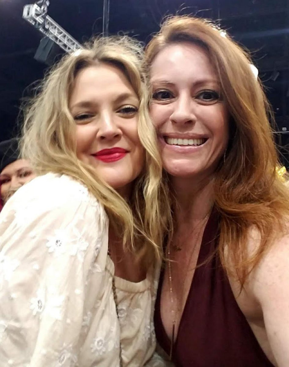 MBernardActor's tweet photo. .@DrewBarrymore #HAPPYBIRTHDAY!!! 🎂🍾🎉 "Duh na na na na....You say it's your birthday, duh na na na na, it's my birthday too yeah!" Hope you have a wonderful weekend celebrating YOU! 2/22 #PiscesPower! ♓️🐟 Much love to you always! 😍 #Beatles https://t.co/FFvjUXpCQT